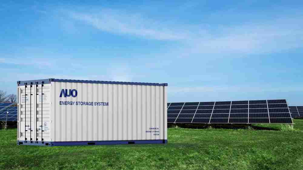 人生就是博透过AI数据管理，，提供不同类型用户进行储能与能源管理，，，，达到再生能源管控调度成效